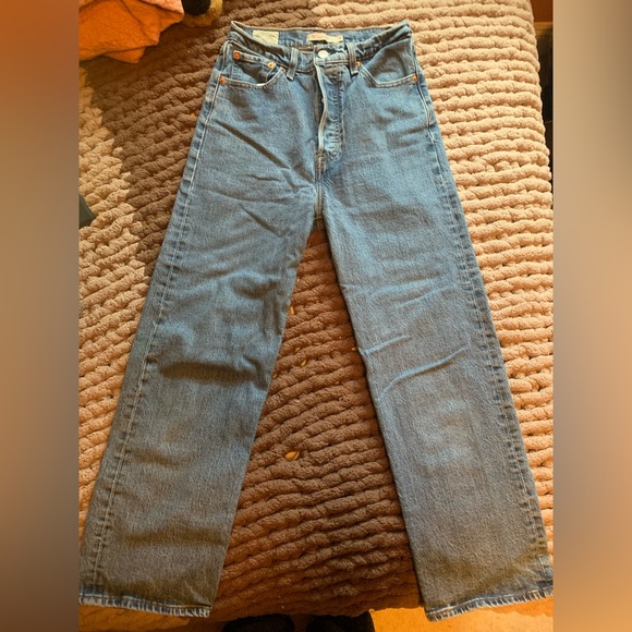 Levi Highrise Ribcage Straight Jeans - Picture 2 of 8